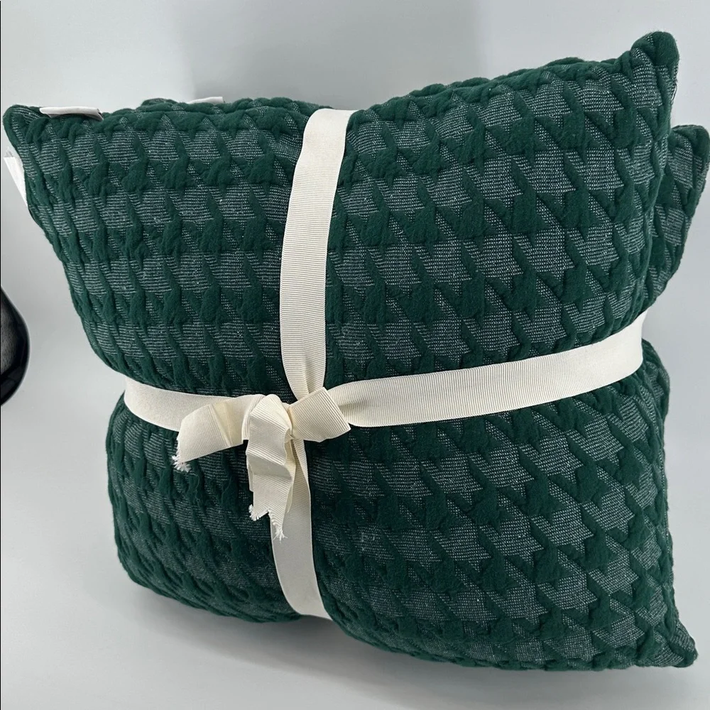 Anthropologie Aphorism Green Houndstooth Pillow Set New‎